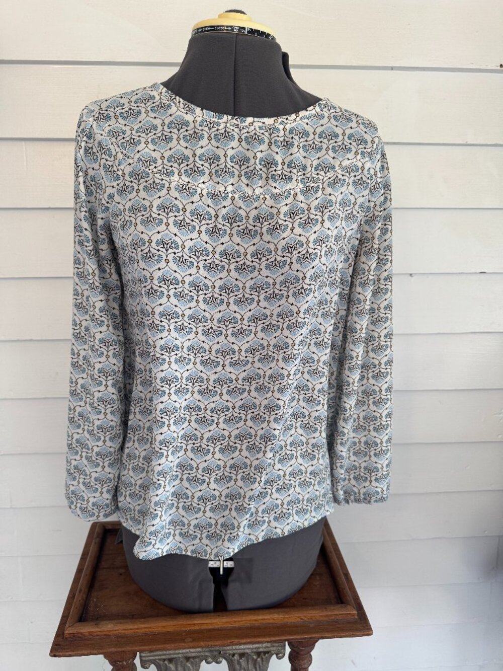 Lightweight blouse